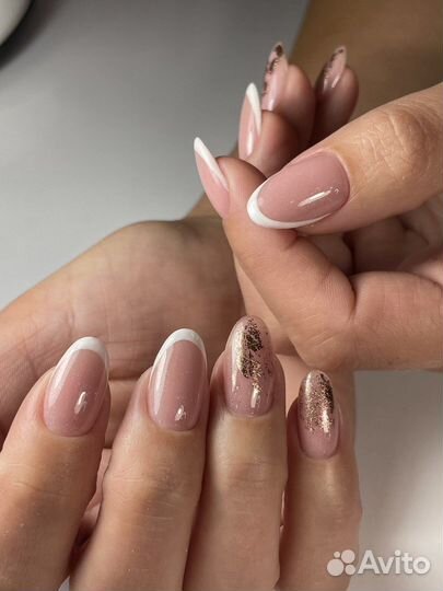 Модель на маникюр
