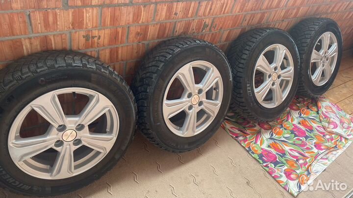 Michelin X-Ice North 4 185/65 R15