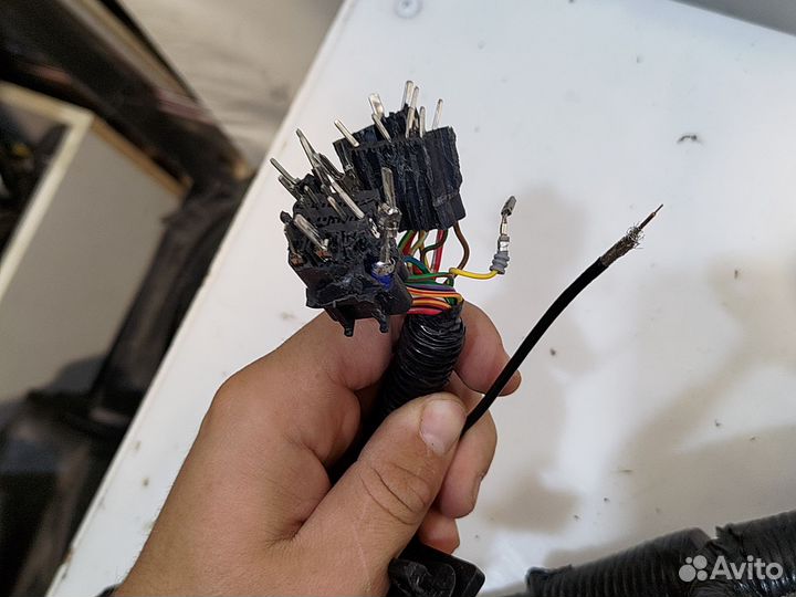 Проводка моторного отсека Geely Coolray