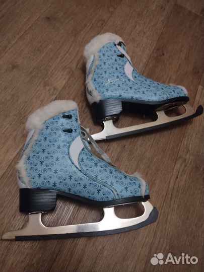 Коньки женские фигурные