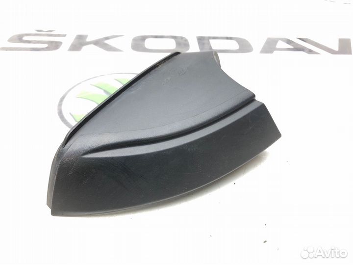 Накладка зеркала заднего вида (кожух) левая Skoda