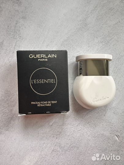 Кисть-кабуки guerlain l'essentiel
