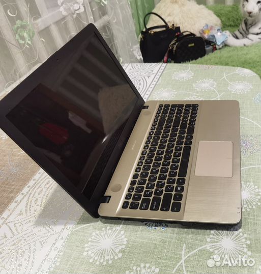 Ноутбук asus