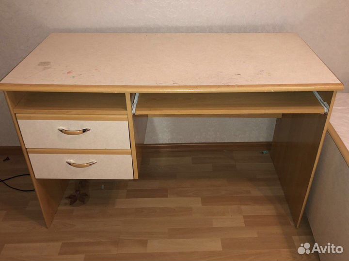 Письменный стол / компьютерный стол