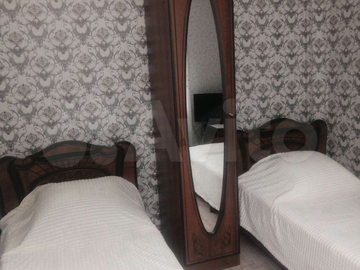 Комната 10 м² в 5-к., 1/1 эт.