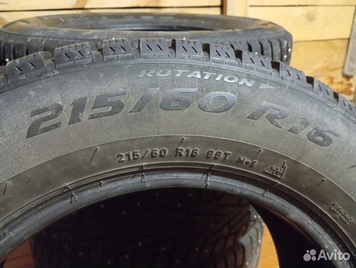 Pirelli Ice Zero 215/60 R16