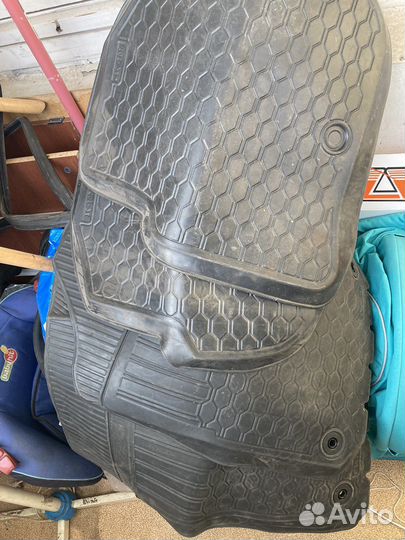 Коврики на volkswagen polo