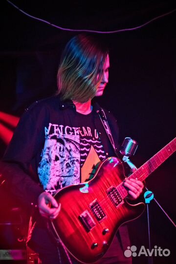 Преподаватель по электрогитаре