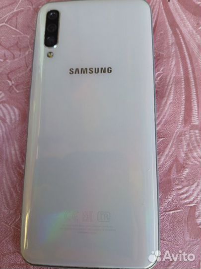 Samsung Galaxy A50, 4/64 ГБ