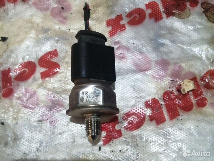 Датчик давления топлива Volkswagen Golf 5, 1.4