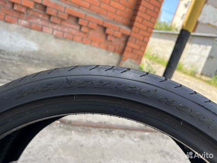 Pirelli P Zero 245/35 R20