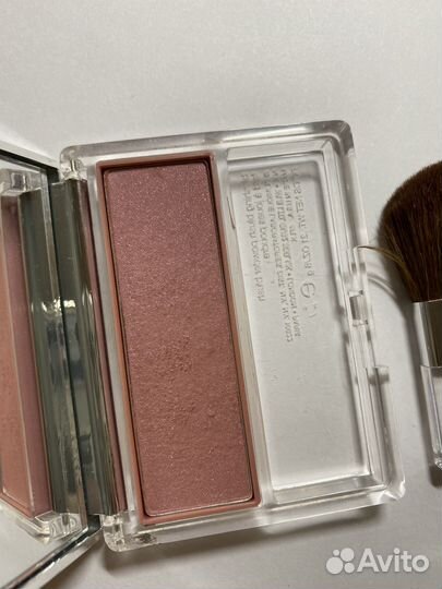 Clinique румяна