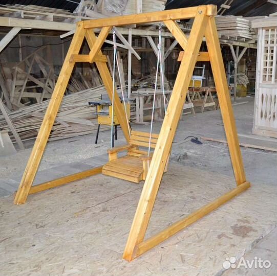 Садовые качели из дерева