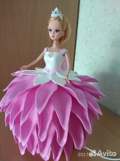 Светильник-ночник. Ростовые цветы из изолона