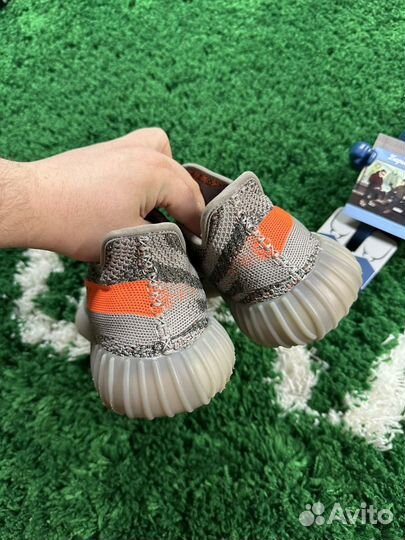 Adidas yeezy boost 350 beluga reflective