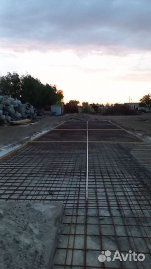 Разноробочий