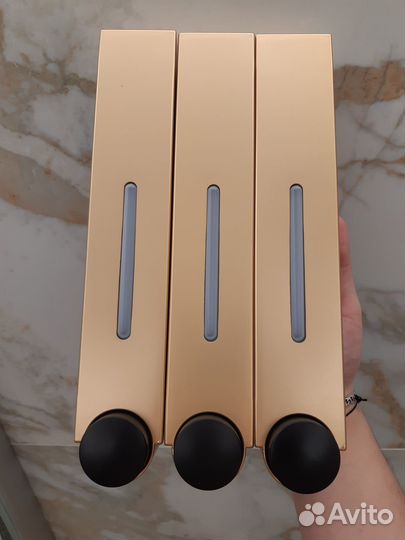 Настенный дозатор для мыла и шампуня 1200 мл / Дис