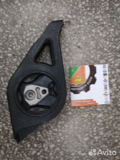 Подушка (опора) двигателя ваз-1118 правая без резь