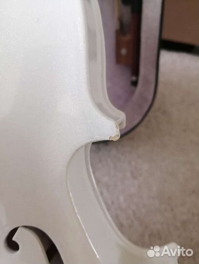 Скрипка белая в кейсе