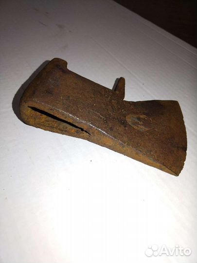 Топор старинный