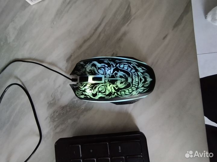 Игровая клавиатура и мышь