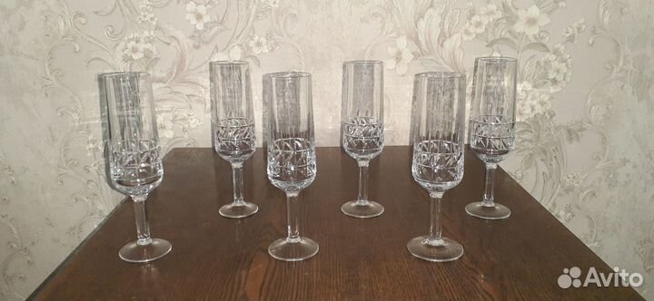Хрустальные бокалы и фужеры