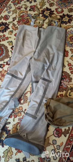 Резиновый комбинезон для рыбалки