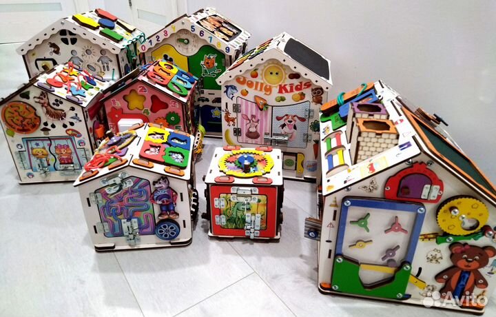 Бизиборд двухсторонний, доски и домики