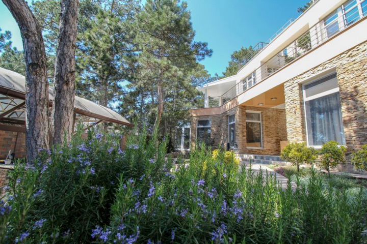 Дом 288,5 м² на участке 14,7 сот.