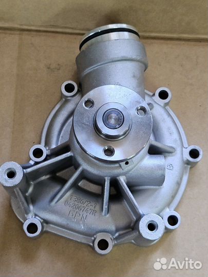 Водяной насос 04206747R для Deutz