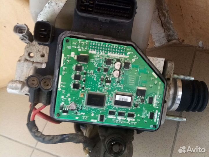 Главный тормозной цилиндр lx570