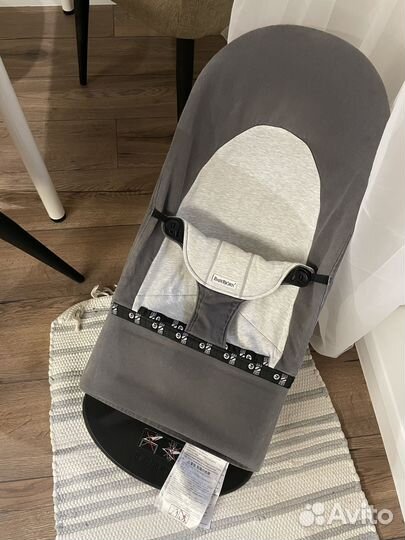 Кресло шезлонг babybjorn