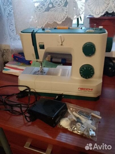 Швейная машина necchi
