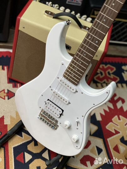 Электрогитара Yamaha pacifica 012
