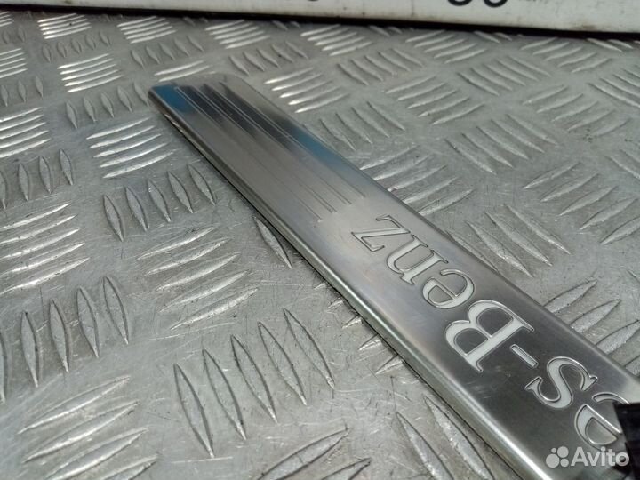 Б/У Накладка на порог передняя#002