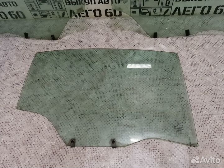 Стекло двери для Citroen C4 2005-2011