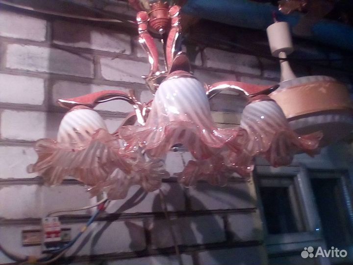 Люстры и светиль ники