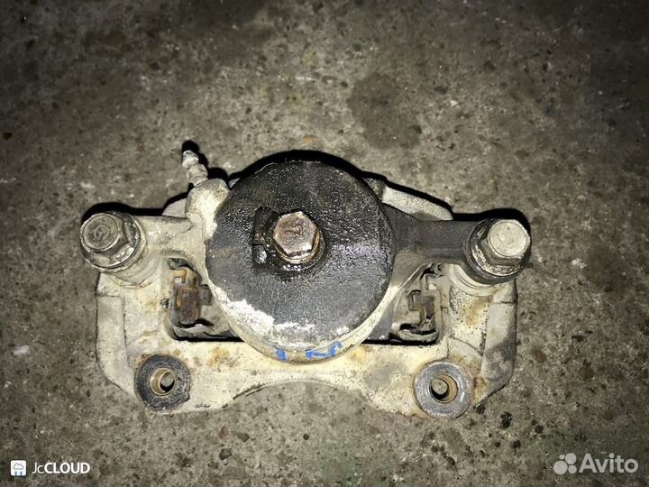 Суппорт на mitsubishi legnum EC1W 4G93