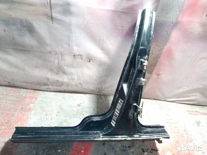 Центральная стойка левая Volvo V70 B5254T 1999