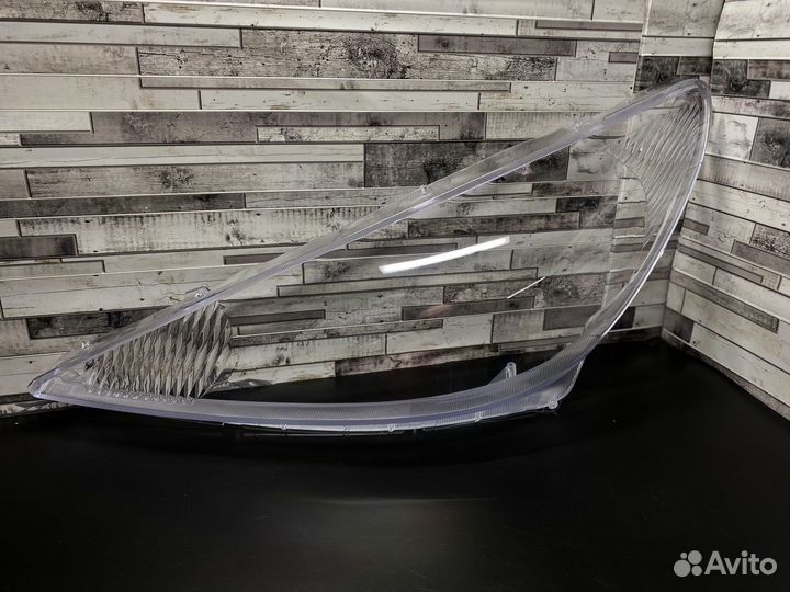 Стекло фары Toyota Estima II рест. (2003-2006гг.)