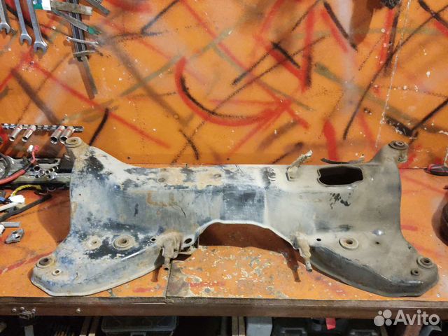 Подрамеик передний mitsubishi galant 8