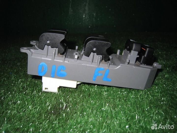 Блок управления стеклоподъемниками Toyota Auris E