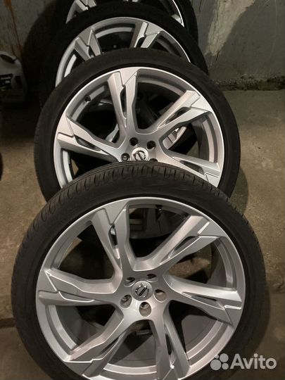 R22 Pirelli Scorpion Verde 275/35, PCD 5x108 DIA 63.4