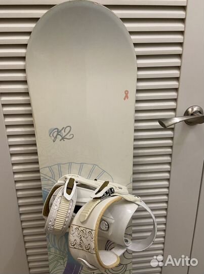 Сноуборд с креплениями и ботинками