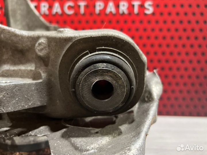 Кулак задний левый Bmw X5 F15 2017