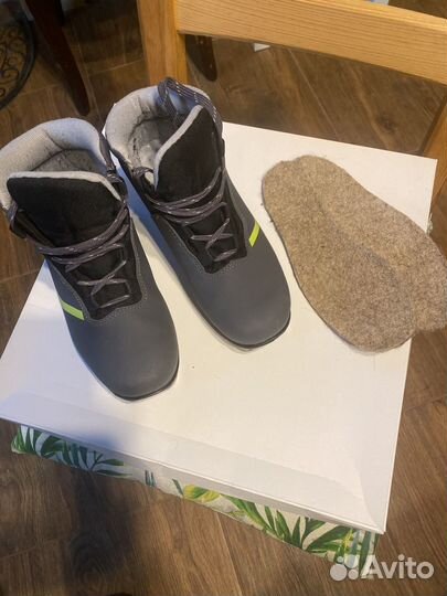 Лыжные ботинки детские 35
