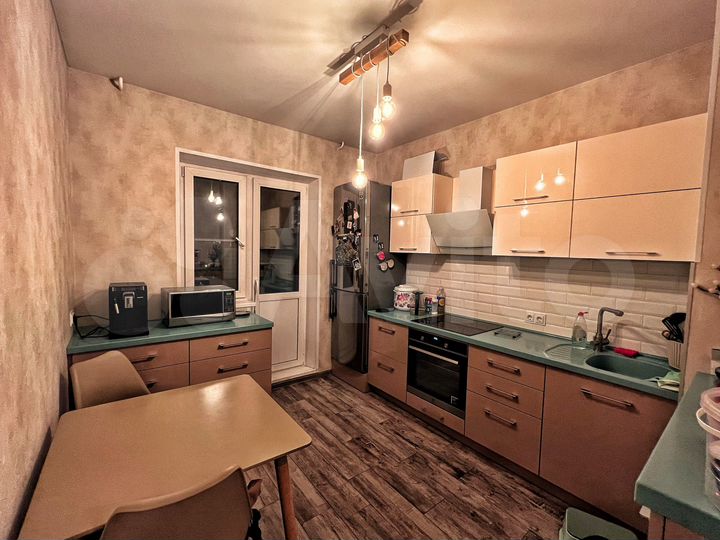 2-к. квартира, 55 м², 3/9 эт.
