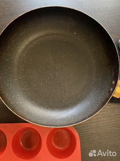 Сковорода, кухонные принадлежности