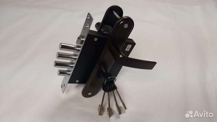 Замок меттэм с ручками