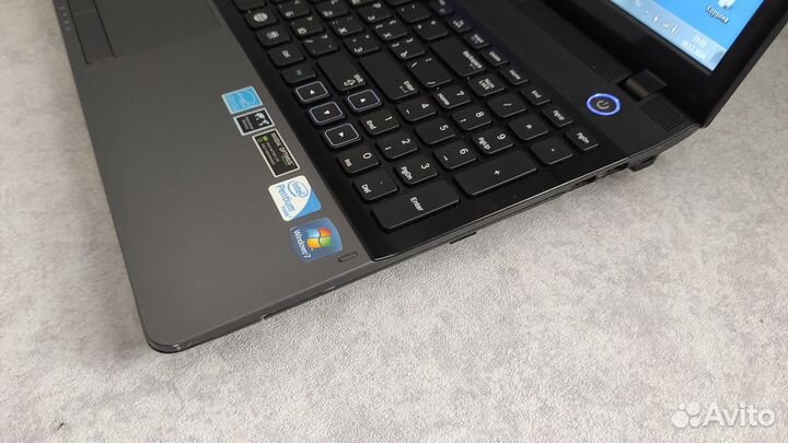 Ноутбук Samsung NP300E5C